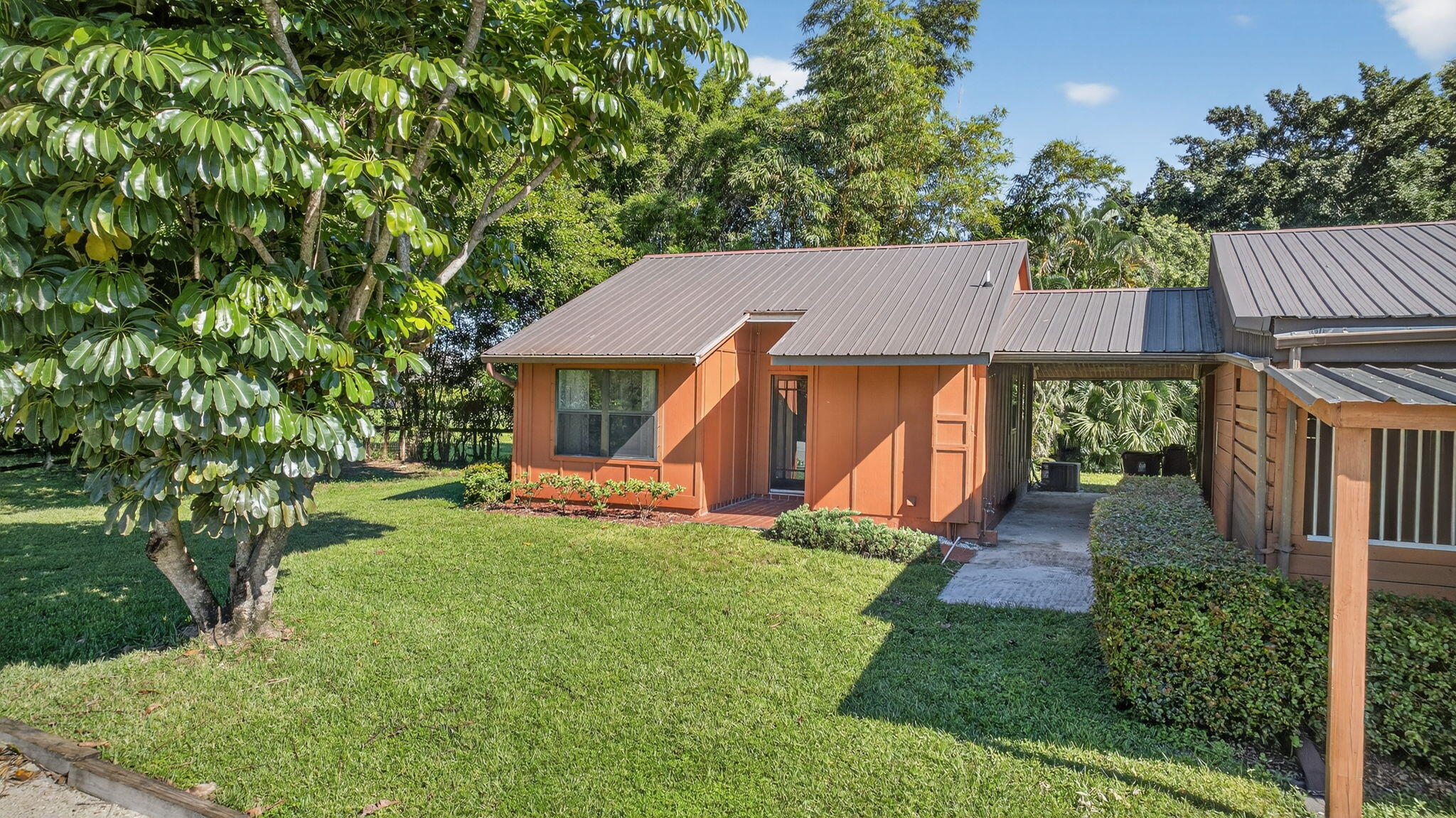 PALM BEACH LITTLE RANCHES EAST OF WELLINGTON - Residential