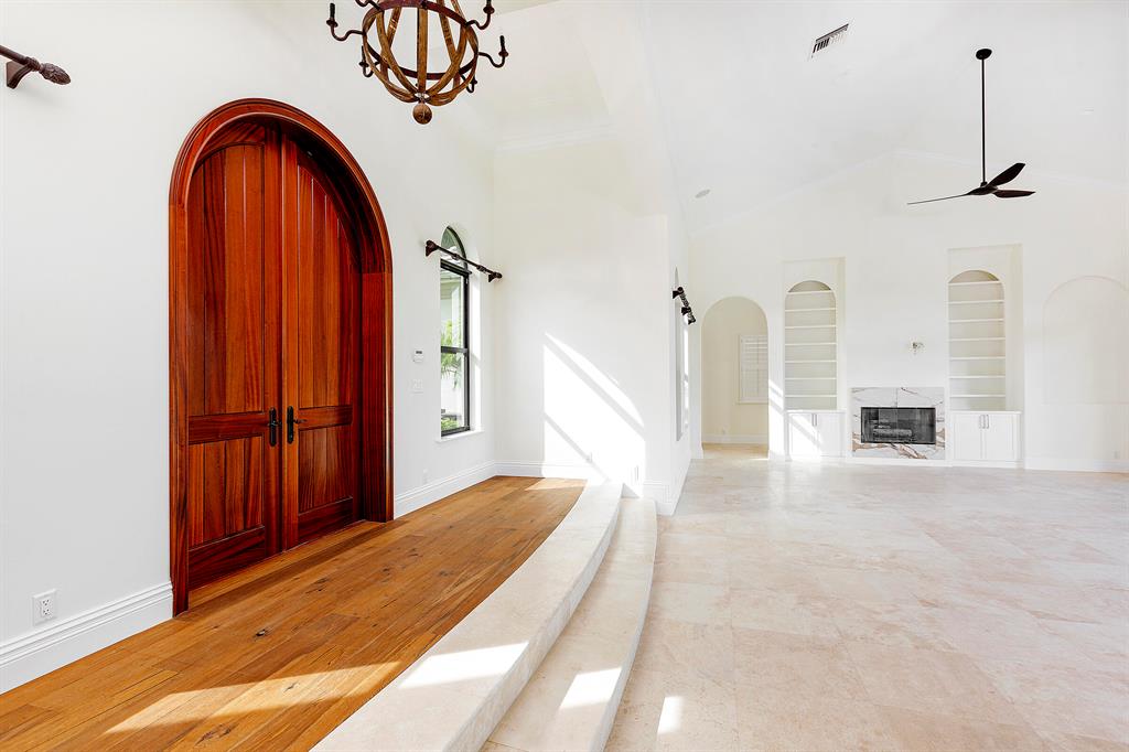 PALM BEACH POINT - Residential