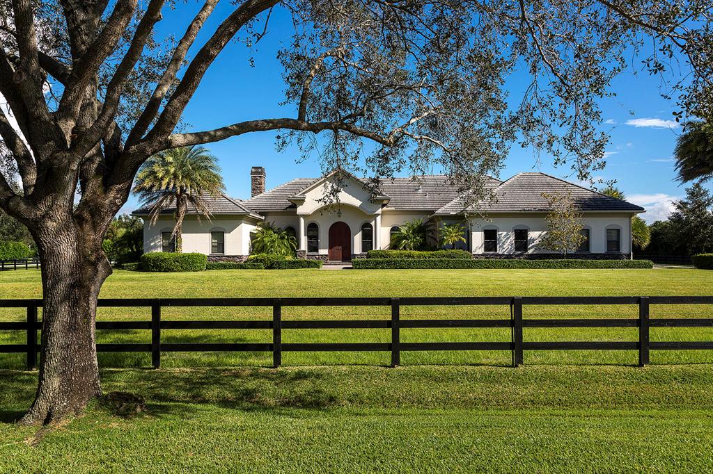 PALM BEACH POINT - Residential