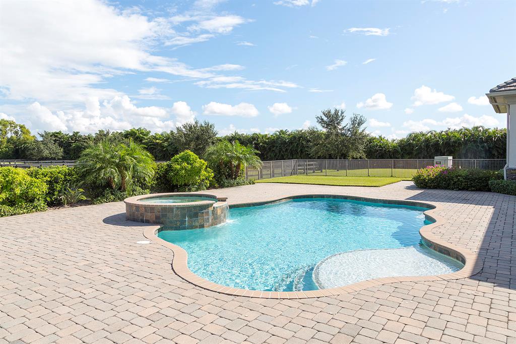 PALM BEACH POINT - Residential