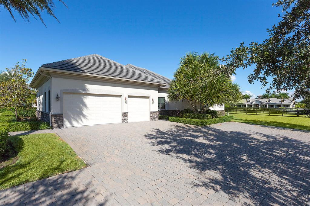 PALM BEACH POINT - Residential