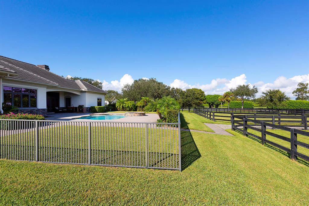 PALM BEACH POINT - Residential