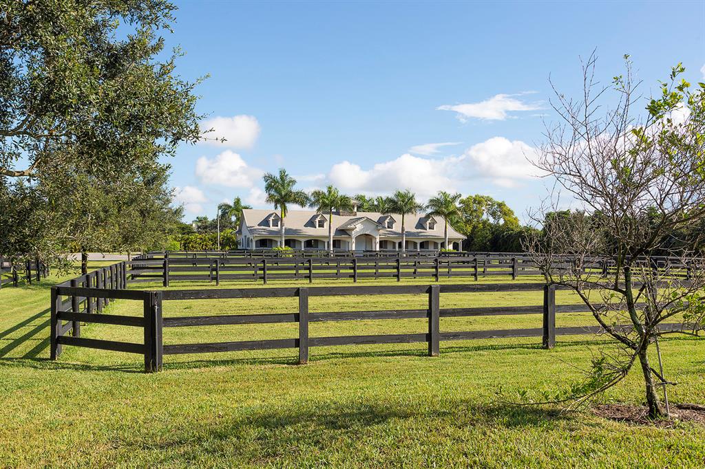 PALM BEACH POINT - Residential