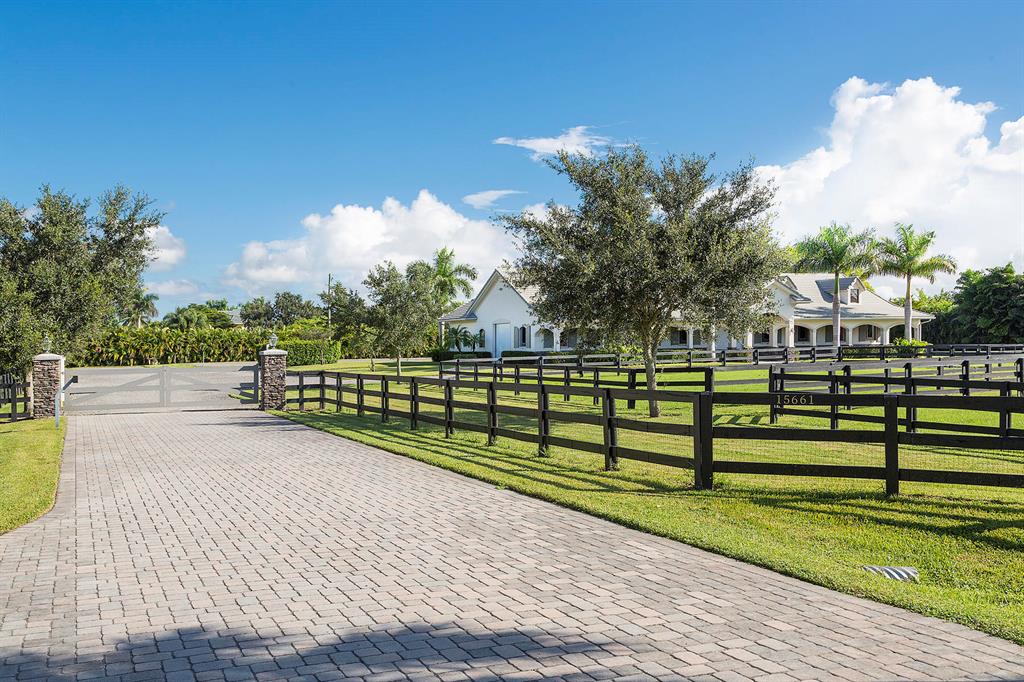 PALM BEACH POINT - Residential