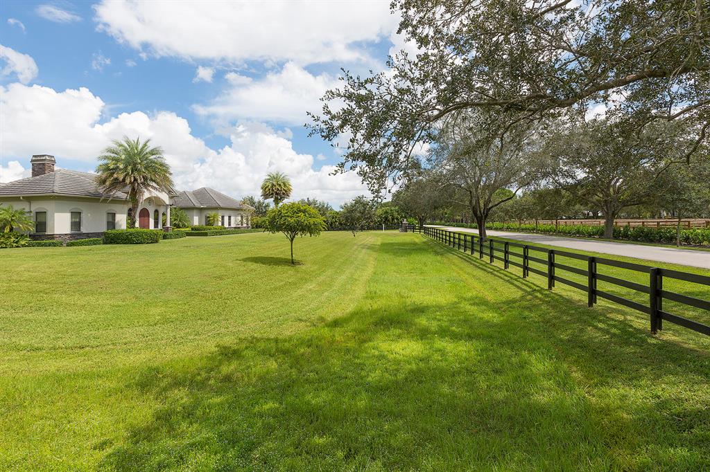 PALM BEACH POINT - Residential