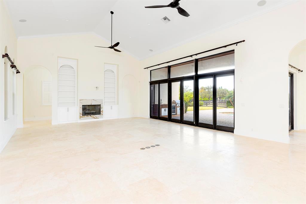 PALM BEACH POINT - Residential