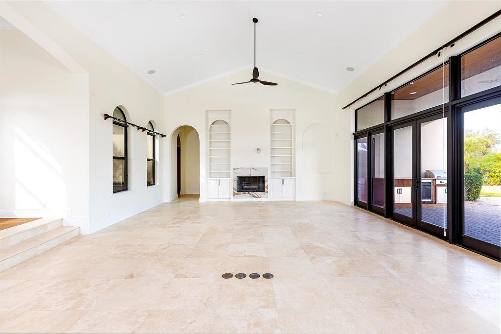 PALM BEACH POINT - Residential