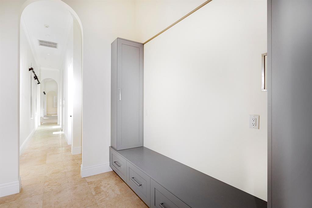 PALM BEACH POINT - Residential