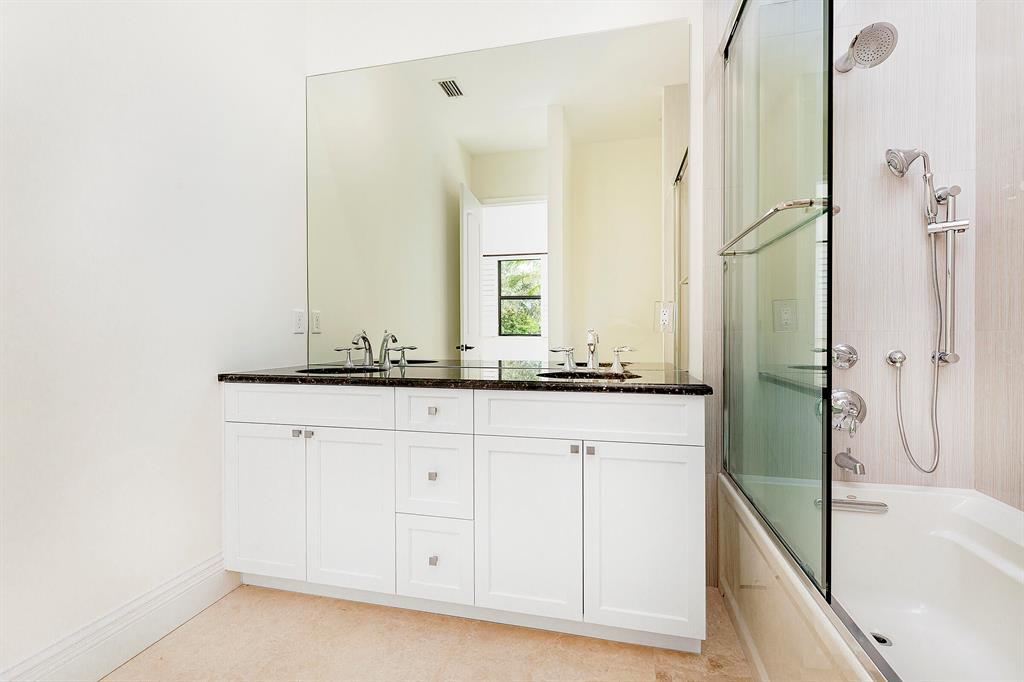 PALM BEACH POINT - Residential