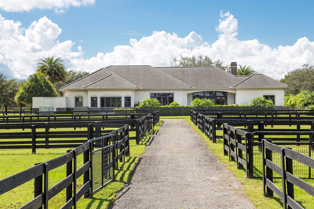 PALM BEACH POINT - Residential