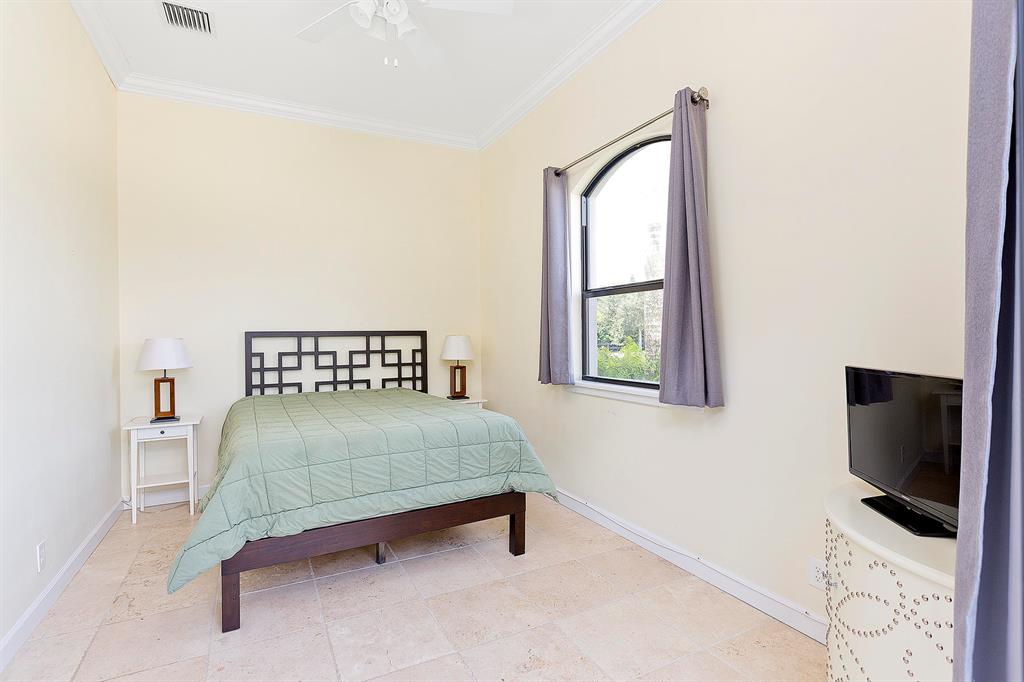 PALM BEACH POINT - Residential