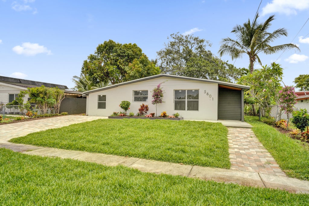 Photo of 5601 SW 36th Court, Davie, FL 33314 (MLS # B26038342)