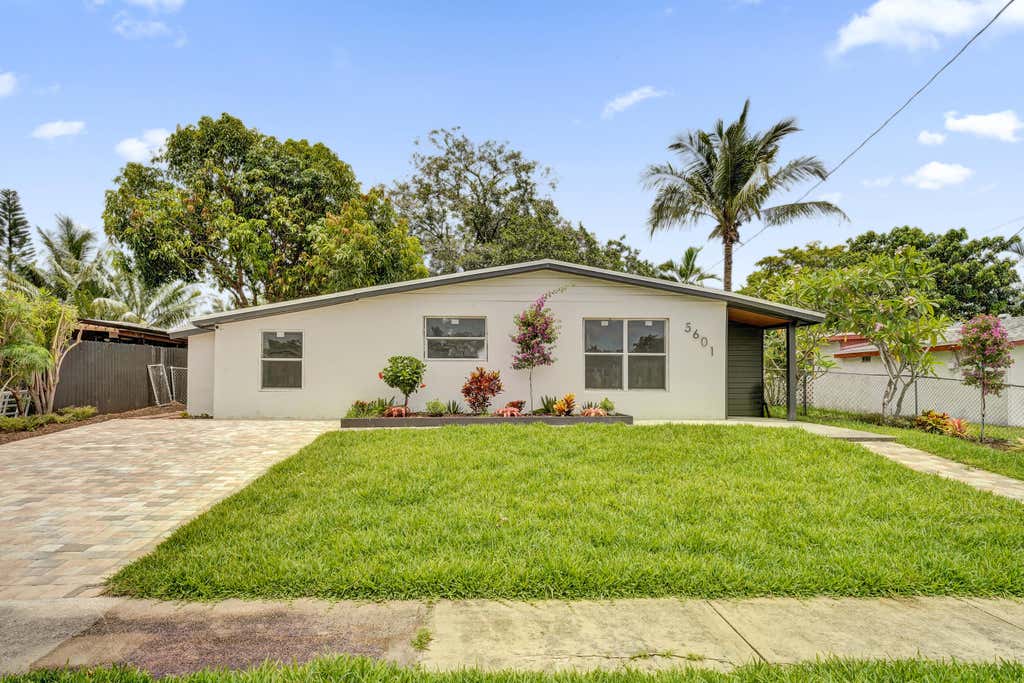 Photo of 5601 SW 36th Court, Davie, FL 33314 (MLS # B26038342)