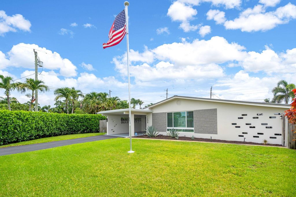 Photo of 1608 NE 14th Terrace, Fort Lauderdale, FL 33305 (MLS # B26034993)