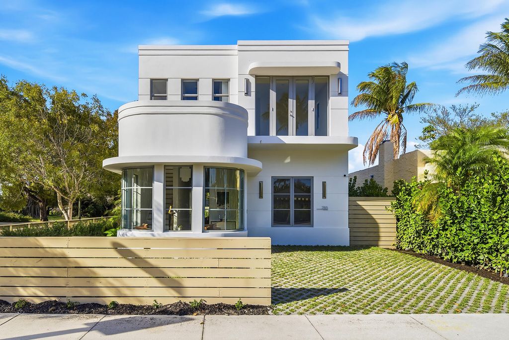 Photo of 785 Park Place, West Palm Beach, FL 33401 (MLS # B26001342)