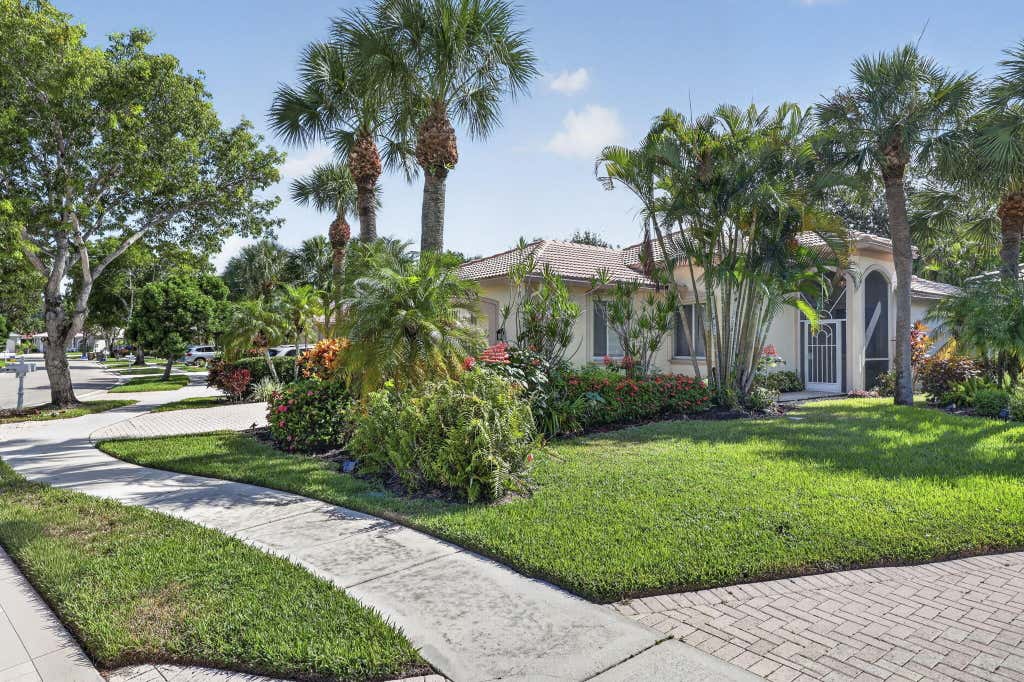 Photo of 9106 BAY POINT Circle, West Palm Beach, FL 33411 (MLS # B26069055)