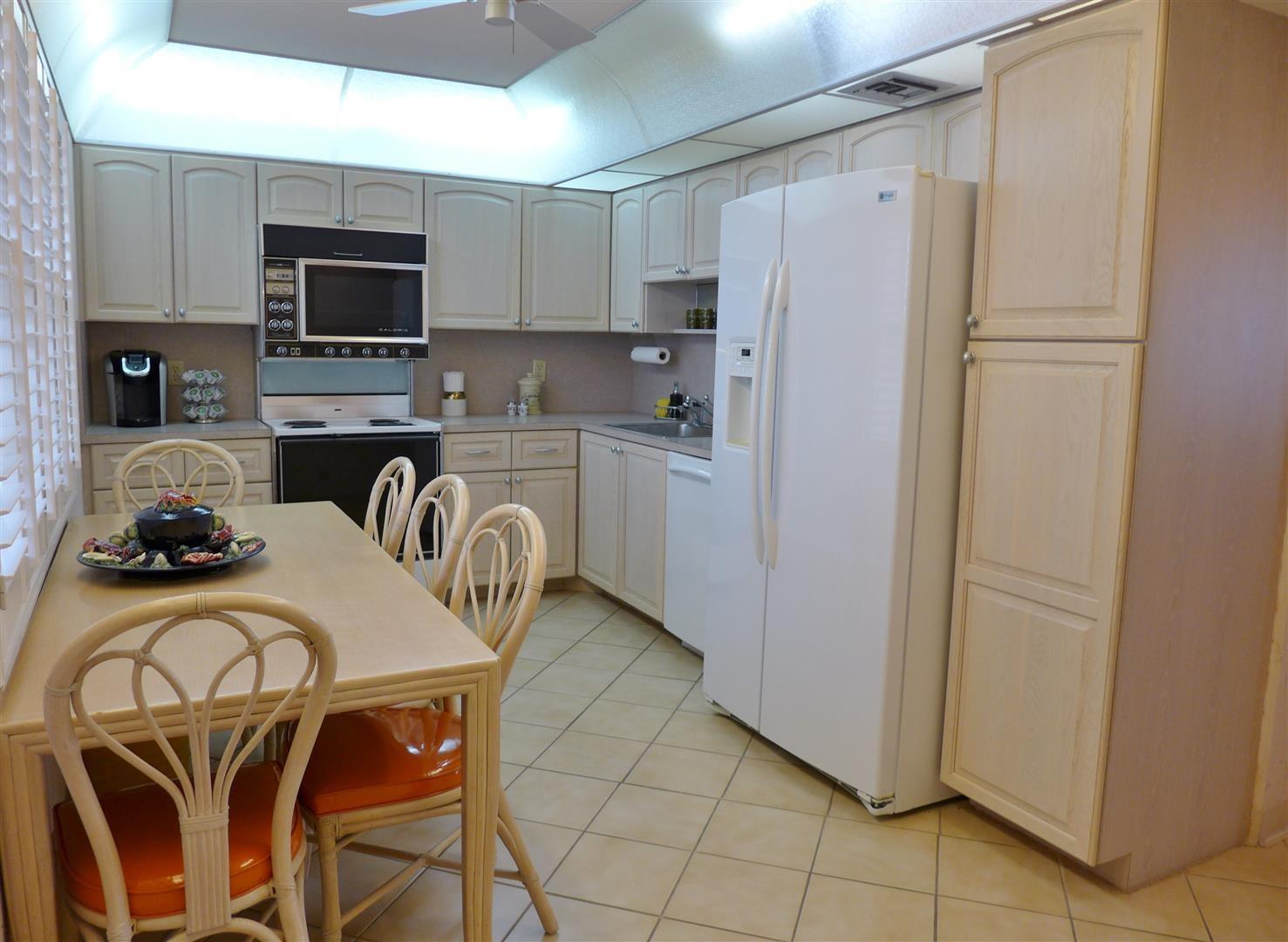 PALM AIRE COUNTRY CLUB - Residential