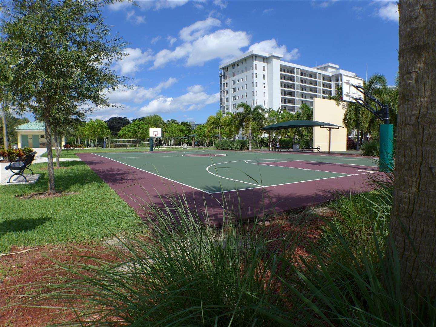PALM AIRE COUNTRY CLUB - Residential