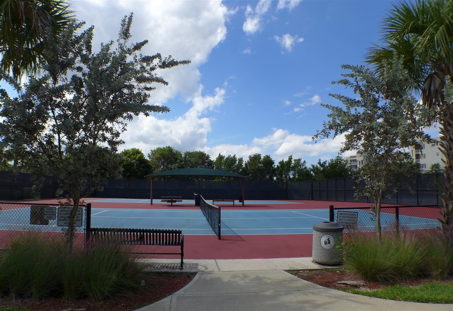 PALM AIRE COUNTRY CLUB - Residential