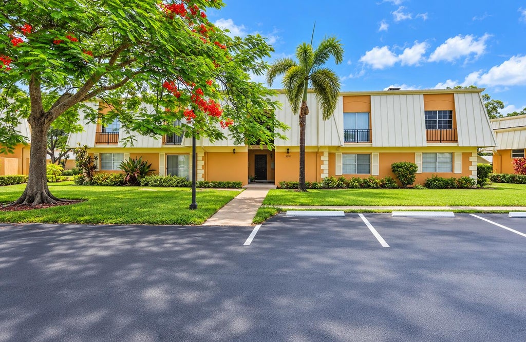 Photo of 3630 Citrus Trace #4, Davie, FL 33328 (MLS # B26057508)