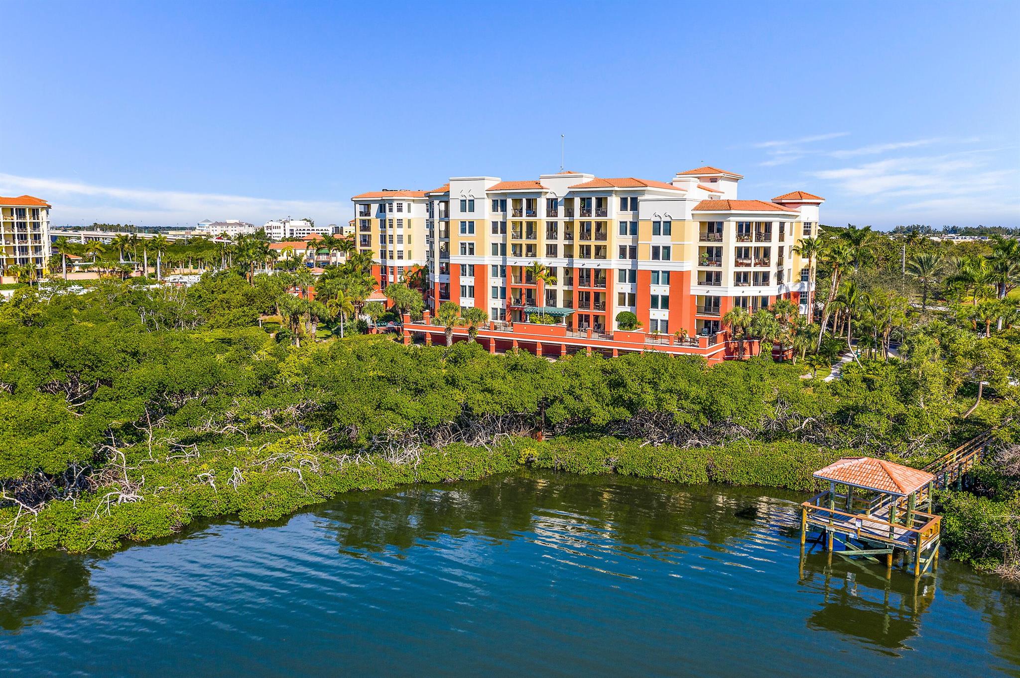 JUPITER YACHT CLUB - Residential