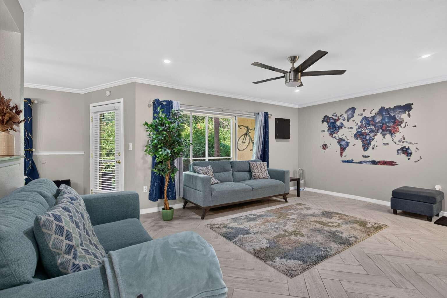 2300 NW 33RD Street 904