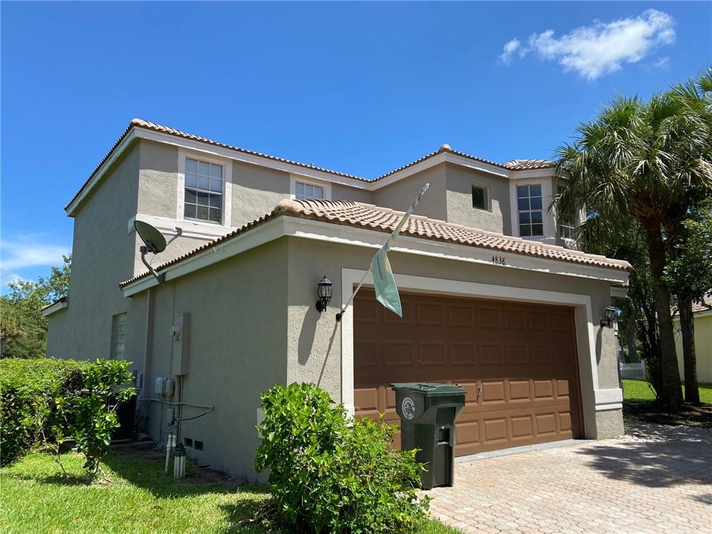 Beautiful 4/2.1 Lakeview home in excellent Coconut creek location, great schools, Gate community with easy access to Banks, Supermarkets, Sawgrass expressway, short drive to the Beach, walking distance to promenade, shopping center. Large rooms, granite tops in kitchen, very large and open backyard for BBQS and serene view of the lake, 2 car garage and Driveway that can fit 3 more cars. Excellent club house with swimming pool. The Association requires 650 credit score. Quick approval .THE HOUSE IS OCCUPIED UNTIL 08/31, NEED TO SCHEDULE APPOINTMENTE 24 HOURS IN​​‌​​​​‌​‌​​​‌‌​​​‌‌‌​​‌​​‌‌​​​​ ADVANCE.