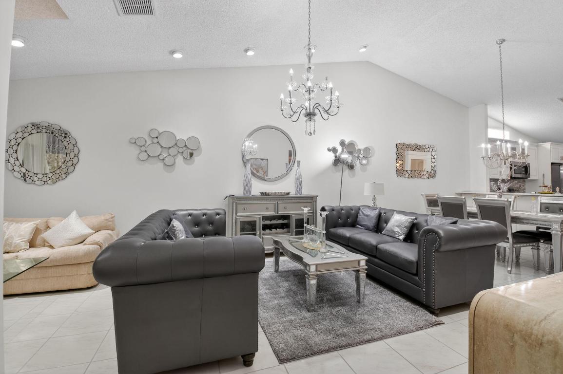 Palm Chase Lakes - Residential Lease