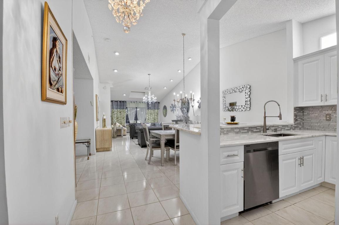 Palm Chase Lakes - Residential Lease