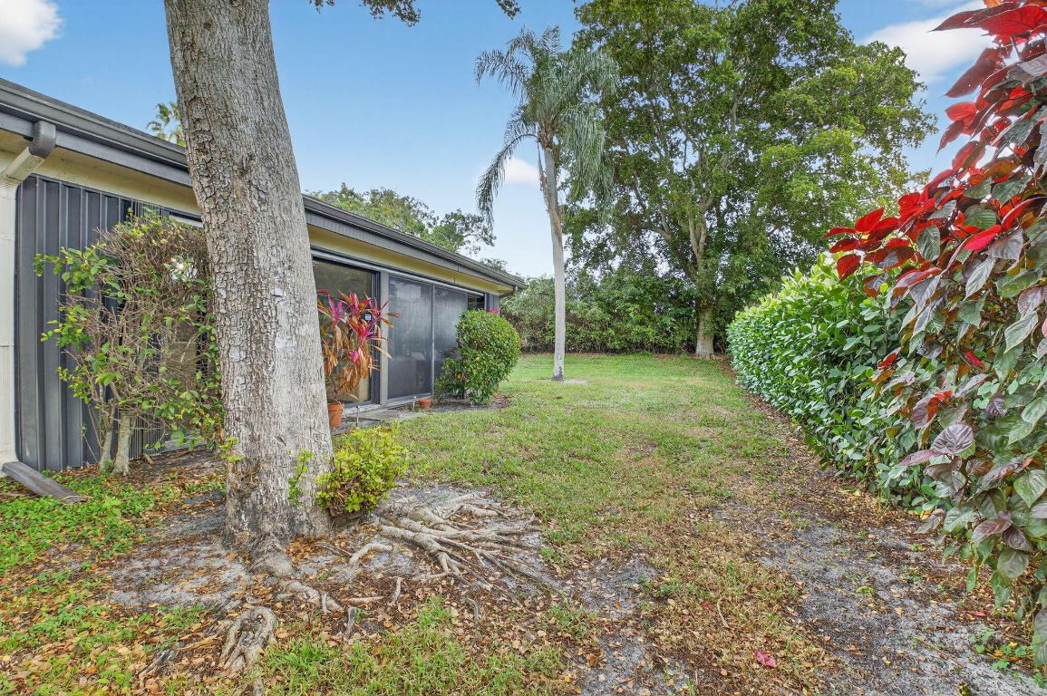 Palm Chase Lakes - Residential Lease