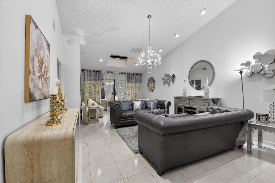 Palm Chase Lakes - Residential Lease