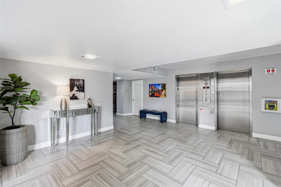 Ridgeview Towers - Residential