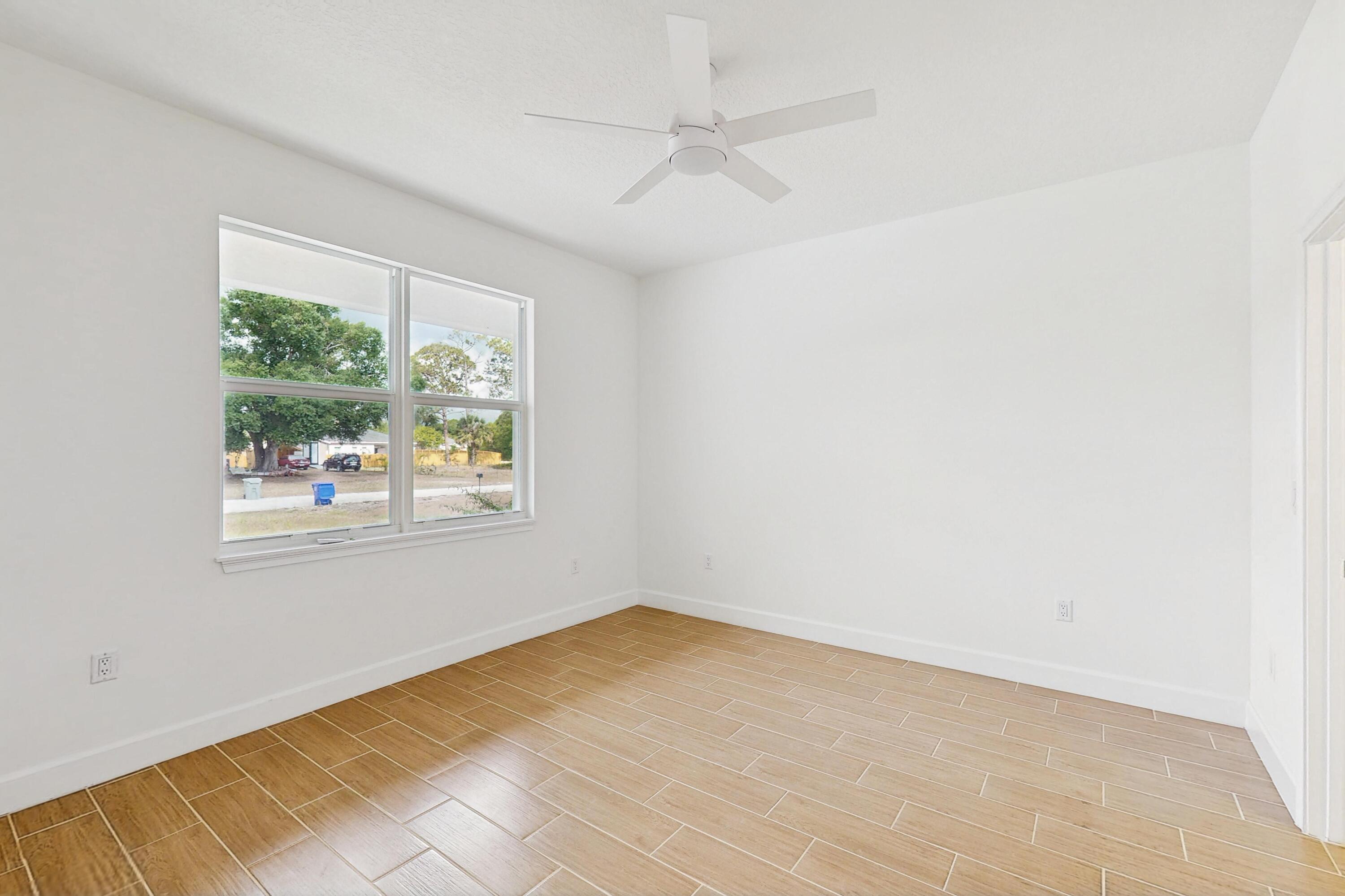 VERO LAKE ESTATES UNIT N - Residential