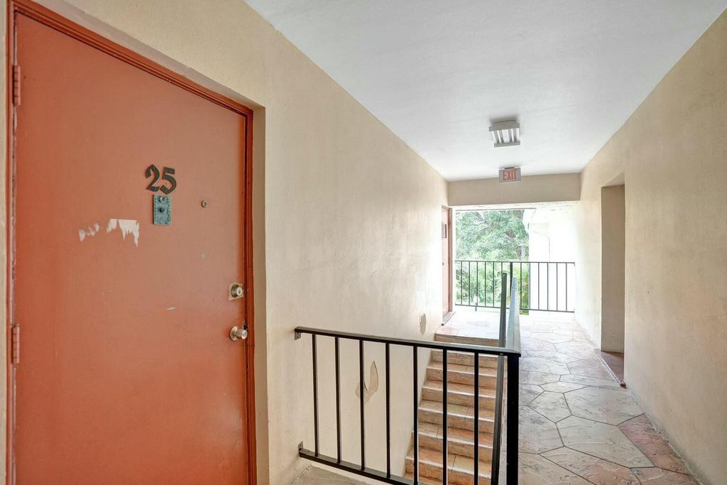 Photo of 640 NW 13th Street #25, Boca Raton, FL 33486 (MLS # R11077789)