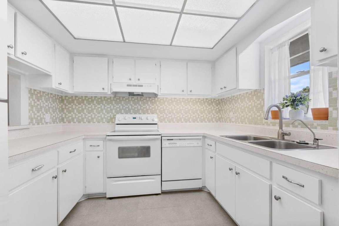 VILLAGE GARDEN COND APTS - Residential