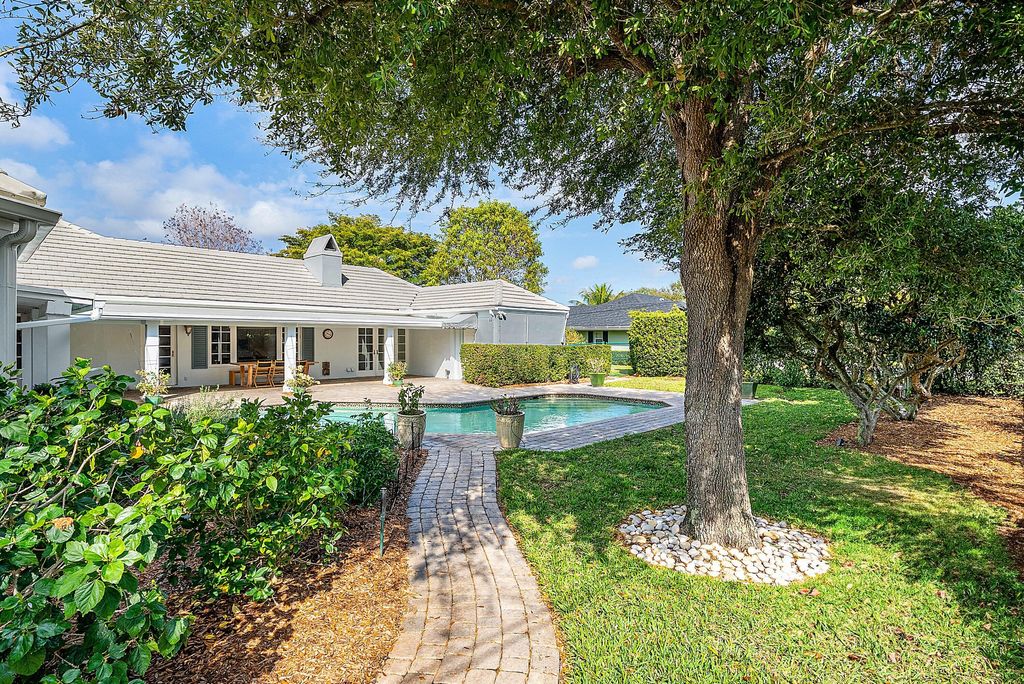 Photo of 1103 NW 6th Avenue, Delray Beach, FL 33444 (MLS # R11168307)