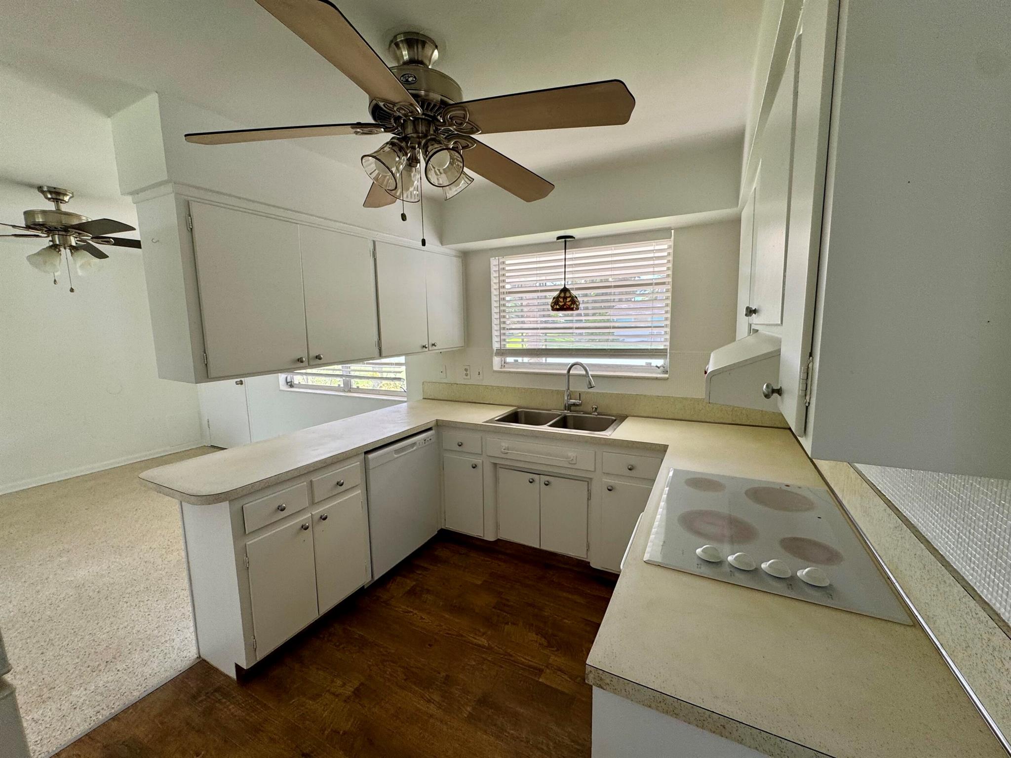 COUNTRY CLUB VILLAGE - Residential Lease