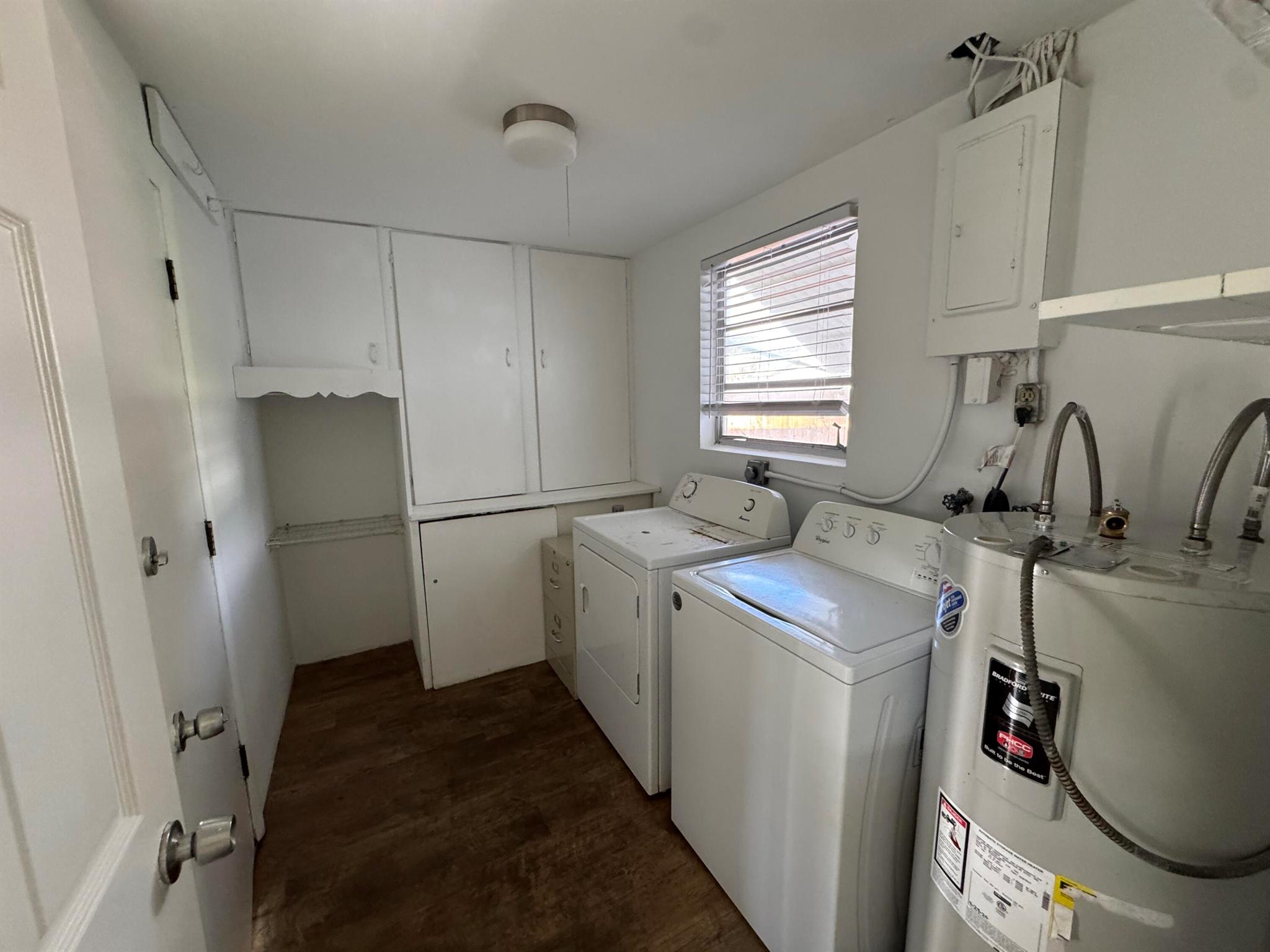 COUNTRY CLUB VILLAGE - Residential Lease