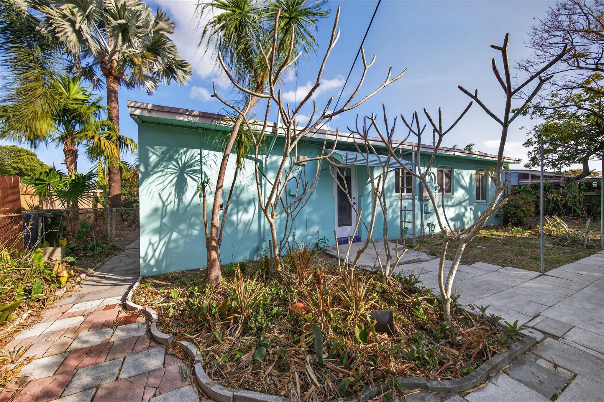 Rev Of Lauderdale Manors - Residential