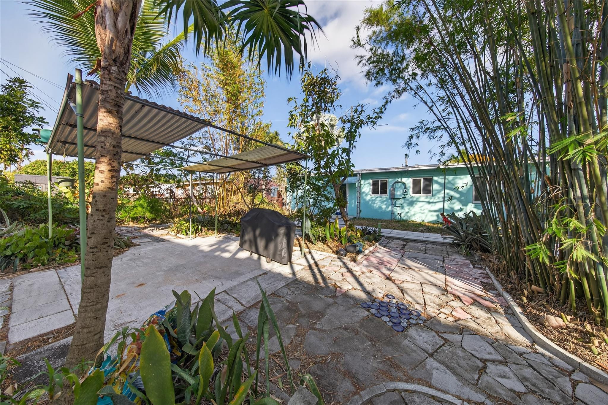 Rev Of Lauderdale Manors - Residential