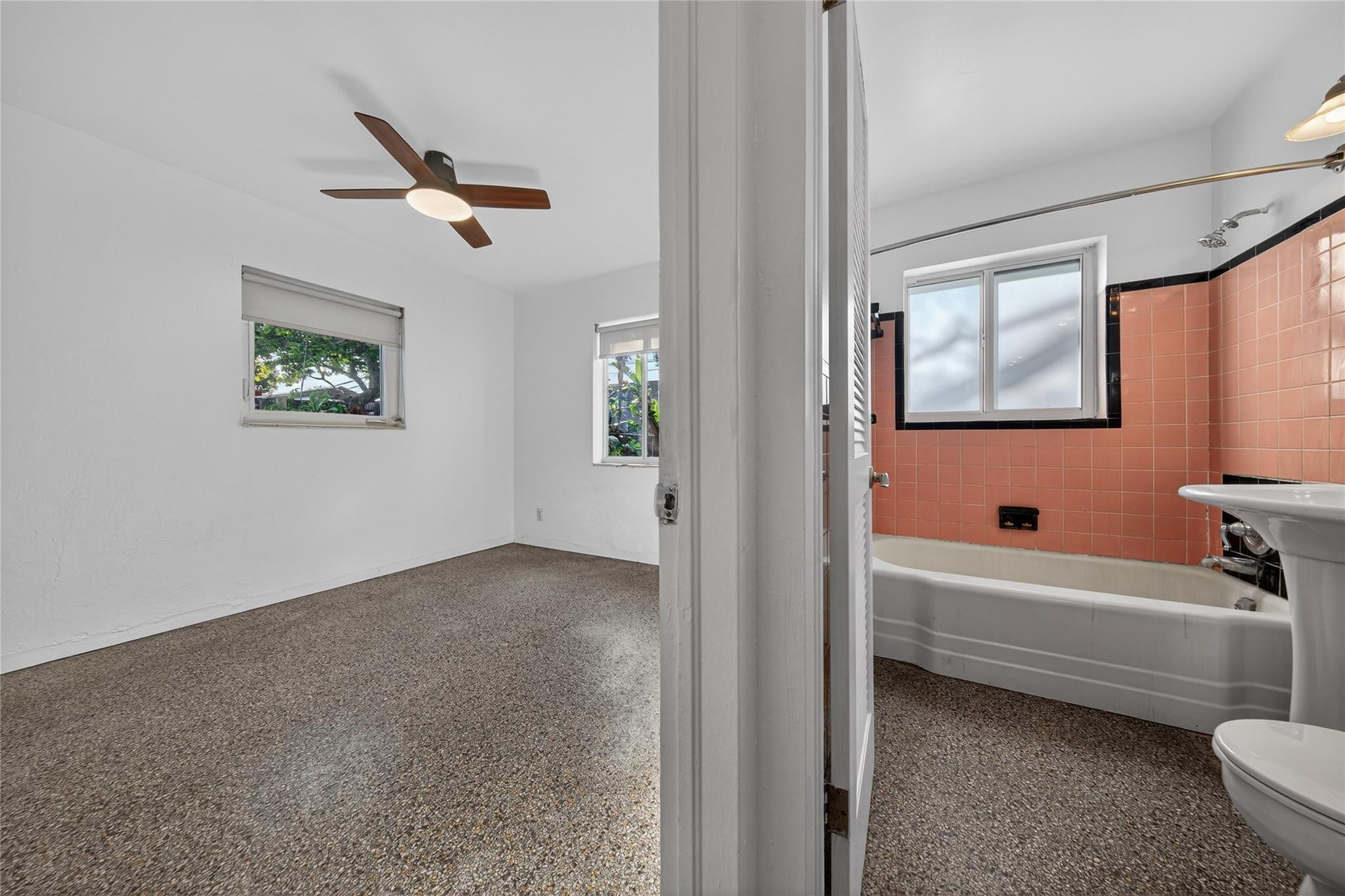 Rev Of Lauderdale Manors - Residential