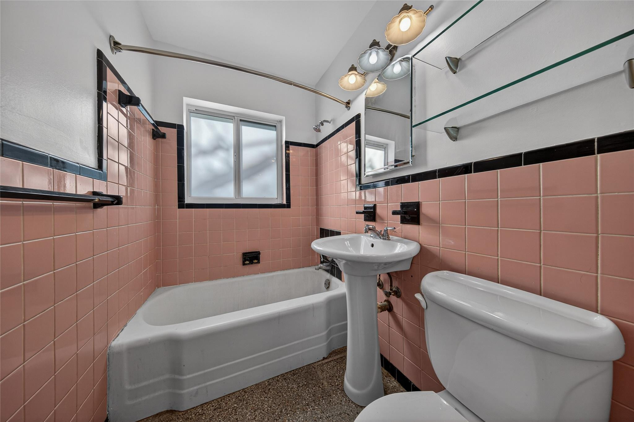 Rev Of Lauderdale Manors - Residential