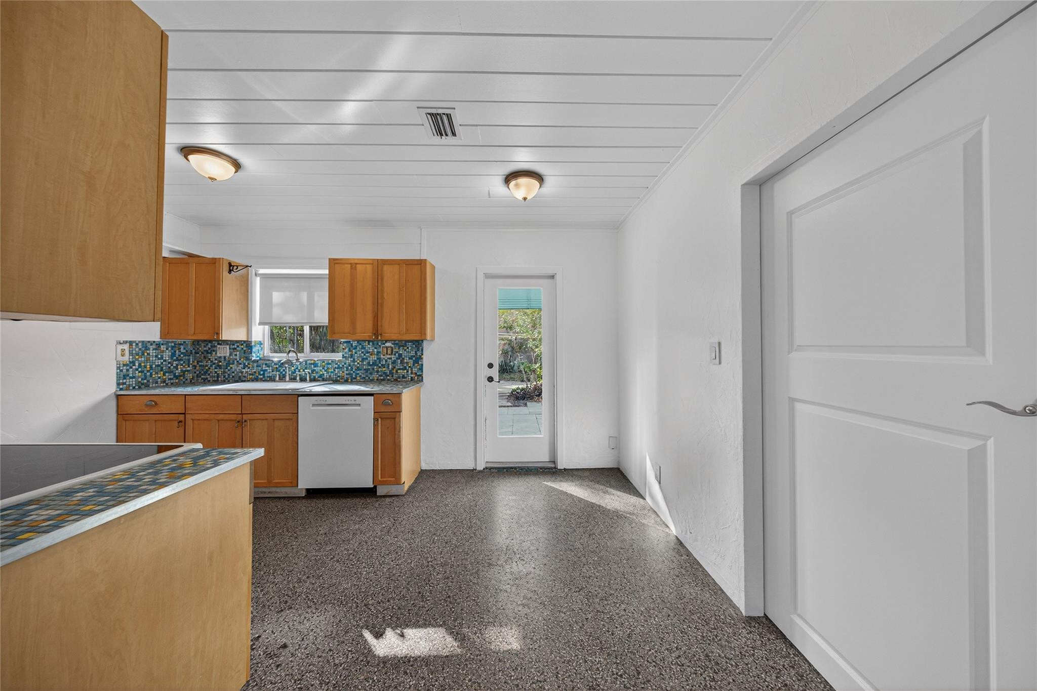 Rev Of Lauderdale Manors - Residential