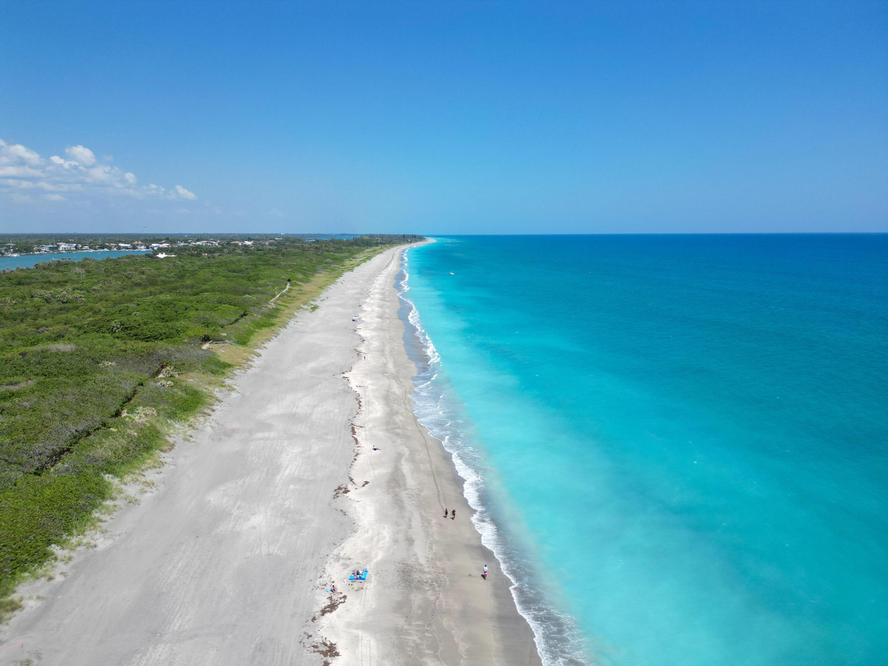 BANYAN GROVES AT HOBE SOUND - Residential