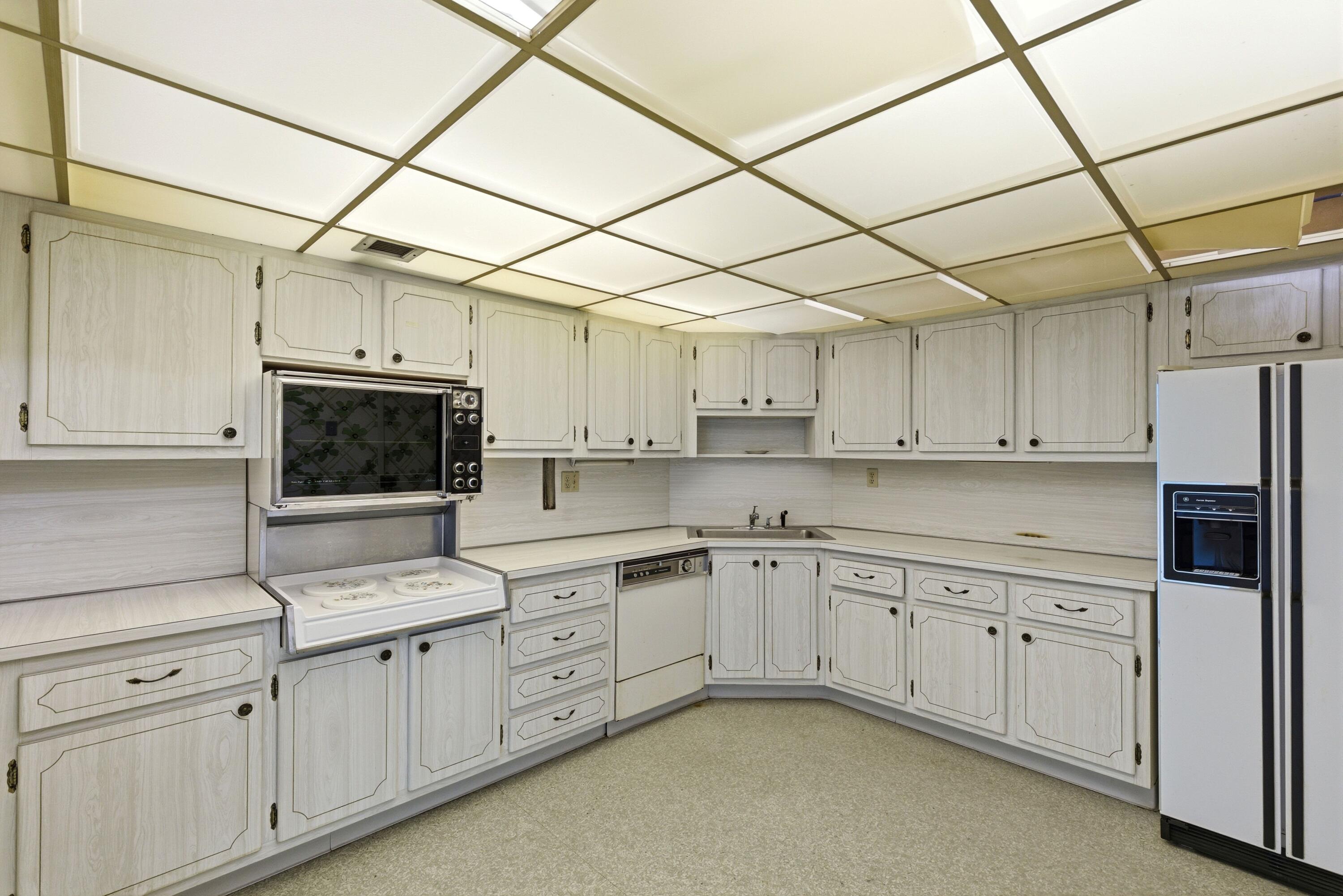 MARINE TOWER CONDO - Residential