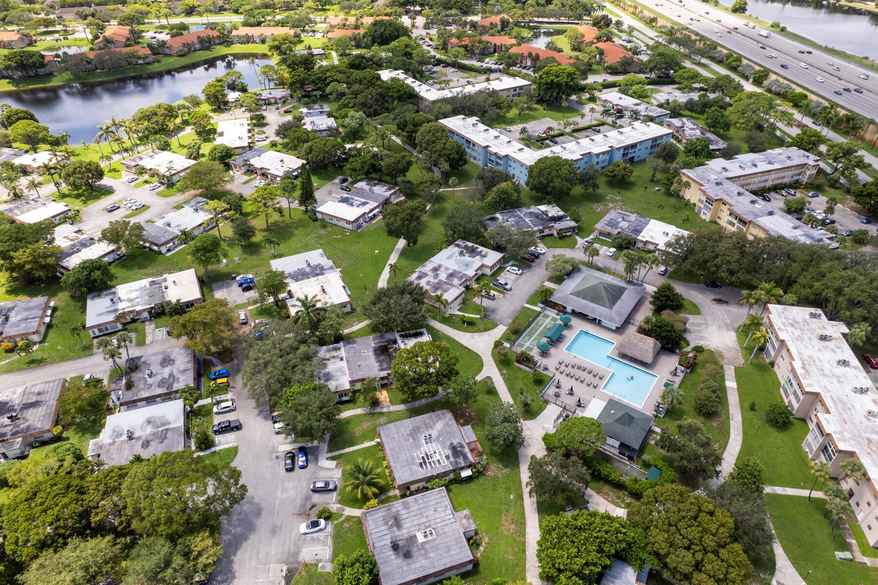 NATURA CONDO NO 2 - Residential