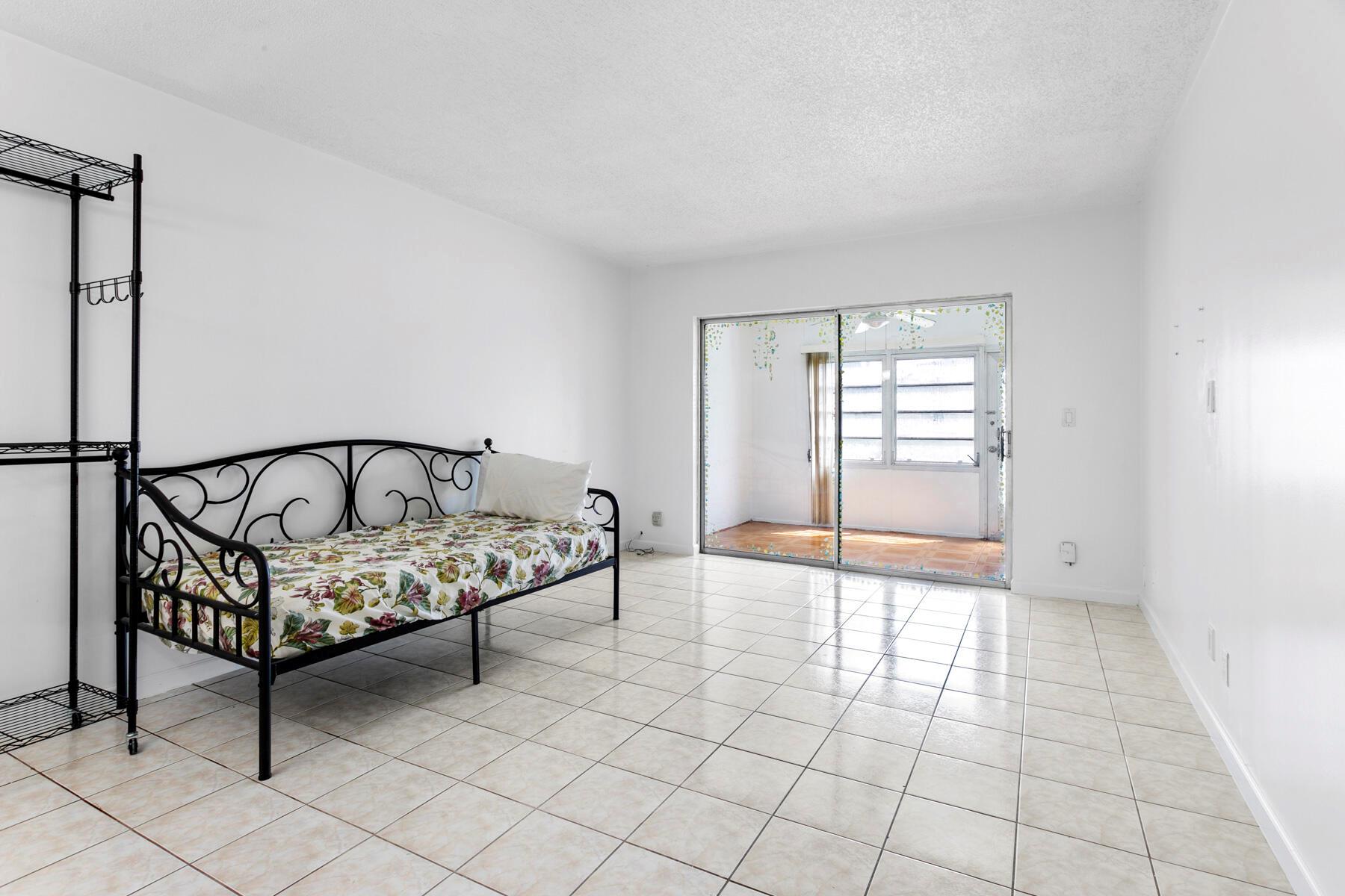 NATURA CONDO NO 2 - Residential