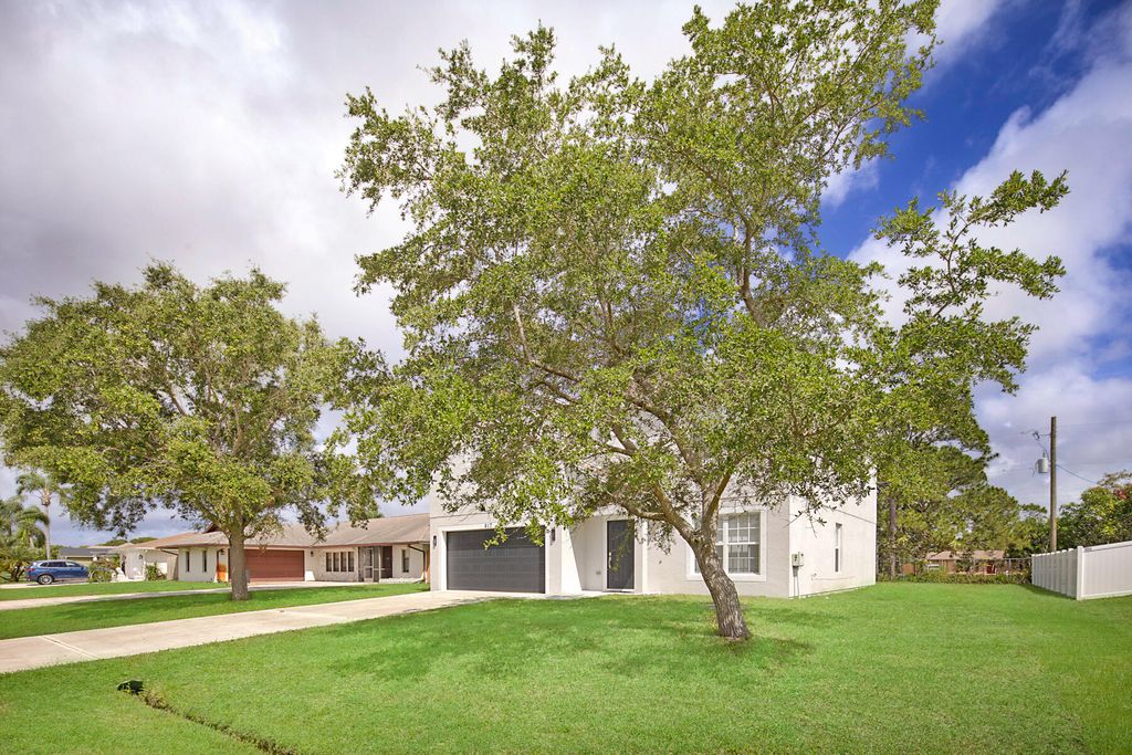 Photo of 617 SE Karrigan Terrace, Port Saint Lucie, FL 34983 (MLS # B26011057)