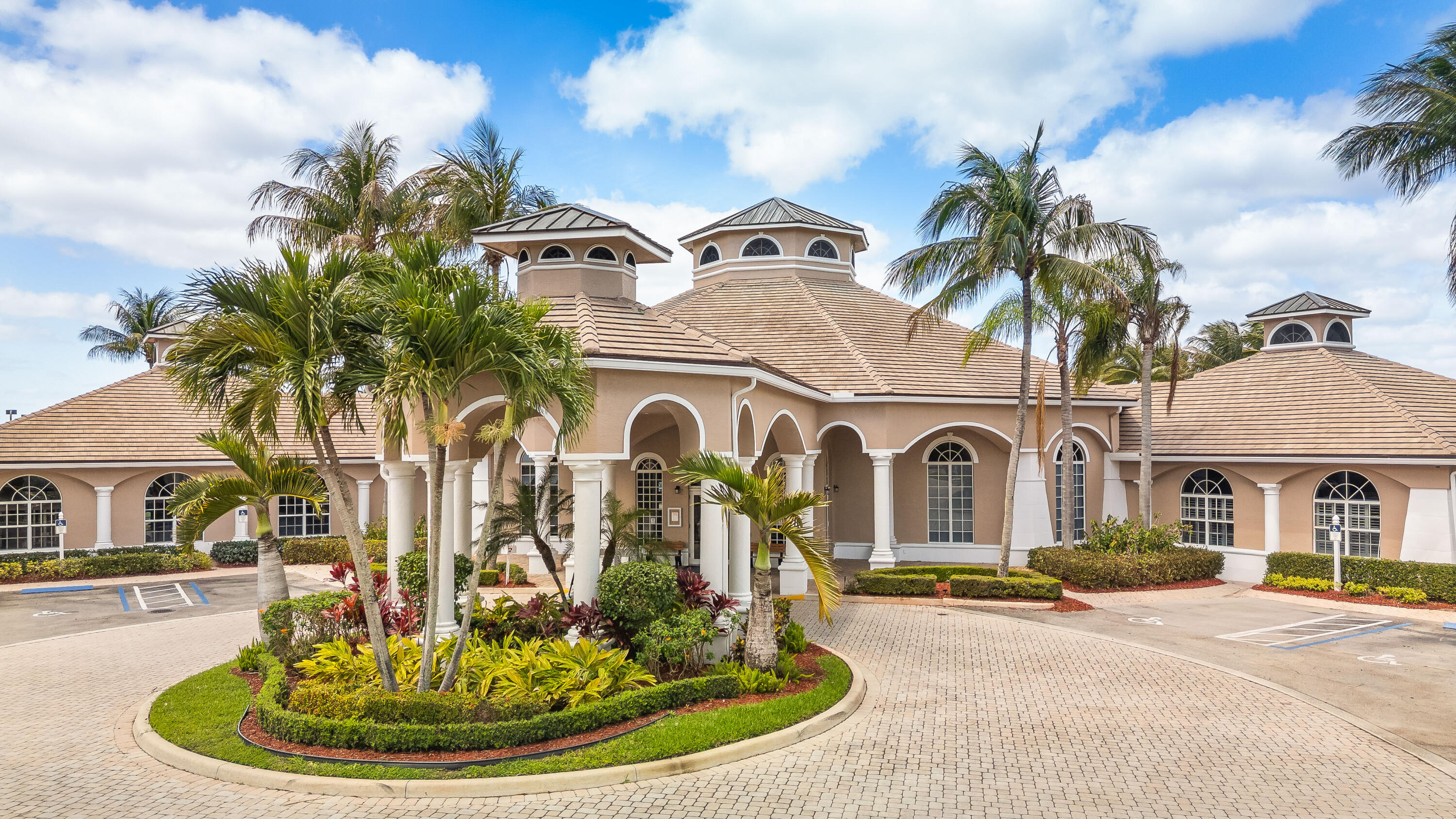 ANDROS ISLE PAR F - Residential