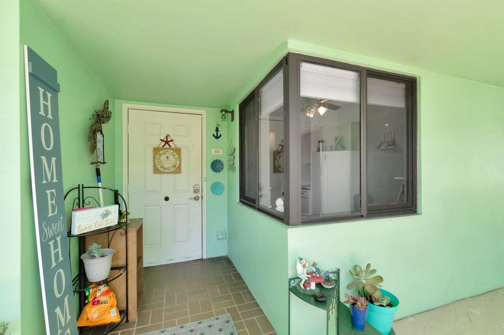 Photo of 5884 Morningstar Circle #303, Delray Beach, FL 33484 (MLS # R11104469)
